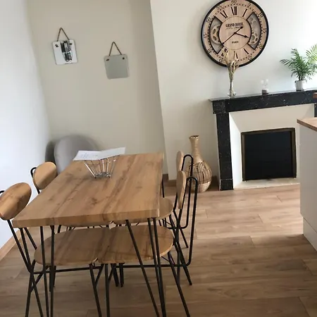Burin Des Rosiers Apartment Olby